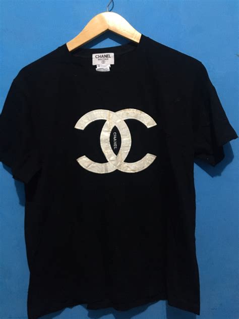 tee shirt chanel femme|Chanel tee shirts vintage.